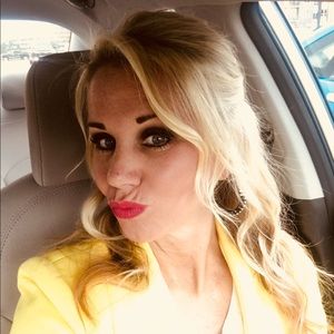 Meet your Posher, Karri